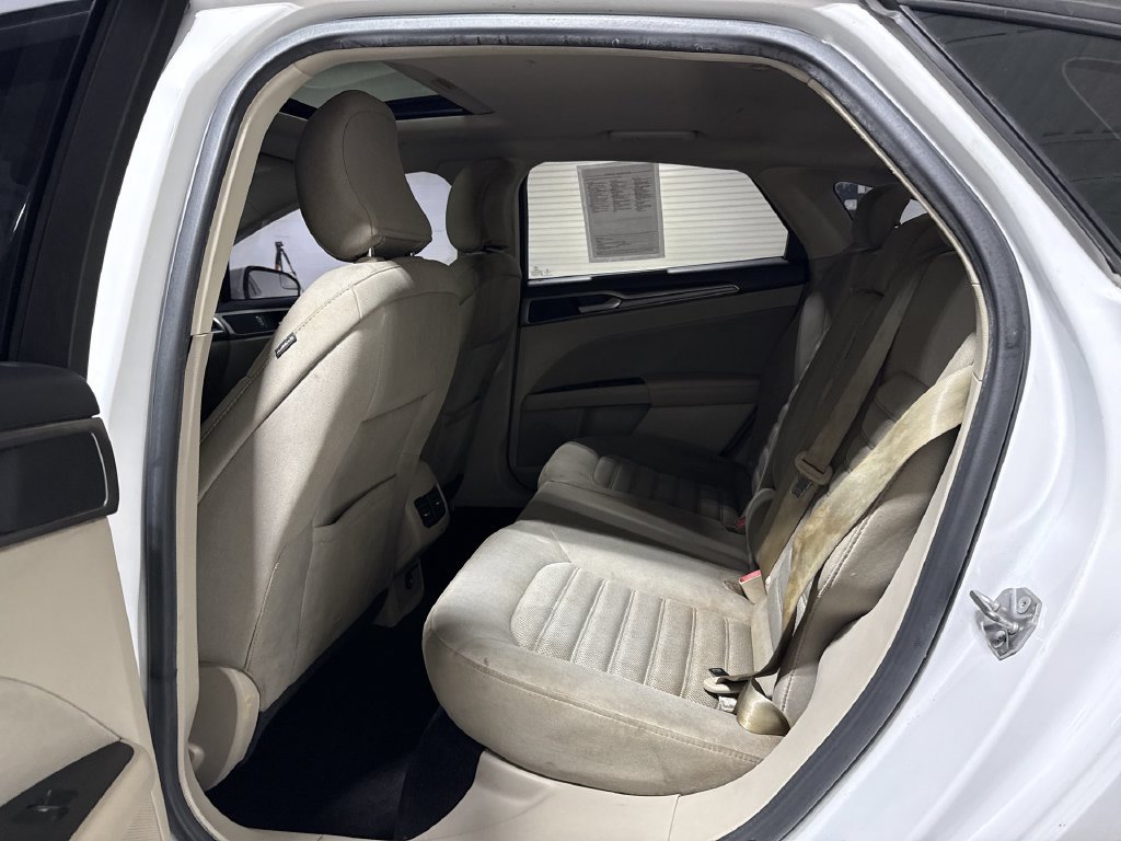 Used 2017 Ford Fusion SE FWD image 23