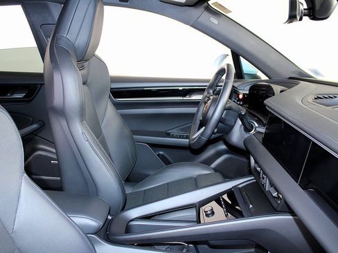 Used 2024 Porsche Macan 4 Electric image 27