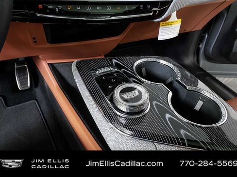 New 2026 Cadillac Optiq Luxury 2 RWD image 18