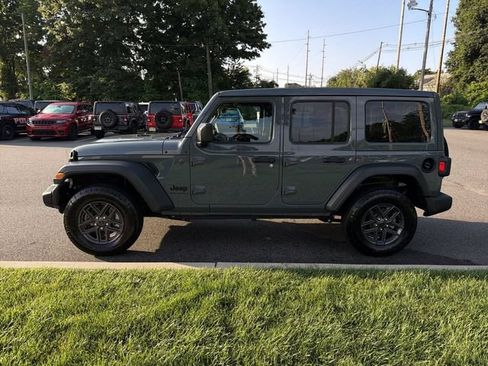 Used 2025 Jeep Wrangler Unlimited Sport AWD/4WD image 5