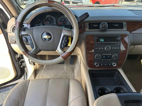 Used 2011 Chevrolet Tahoe LT w/ Luxury Package AWD/4WD image 18