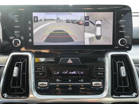 Used 2022 Kia Sorento SX FWD image 19