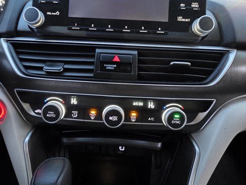 Used 2018 Honda Accord LX image 21