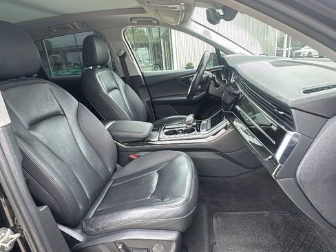 Used 2020 Audi Q7 3.0T Premium Plus AWD/4WD image 32