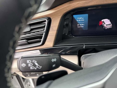 Certified 2025 Volkswagen Atlas SE image 25