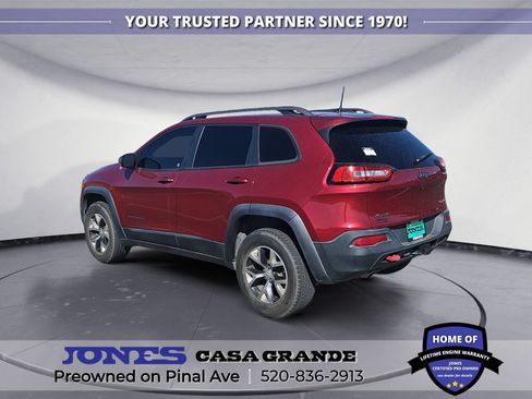 Used 2017 Jeep Cherokee Trailhawk AWD/4WD image 4