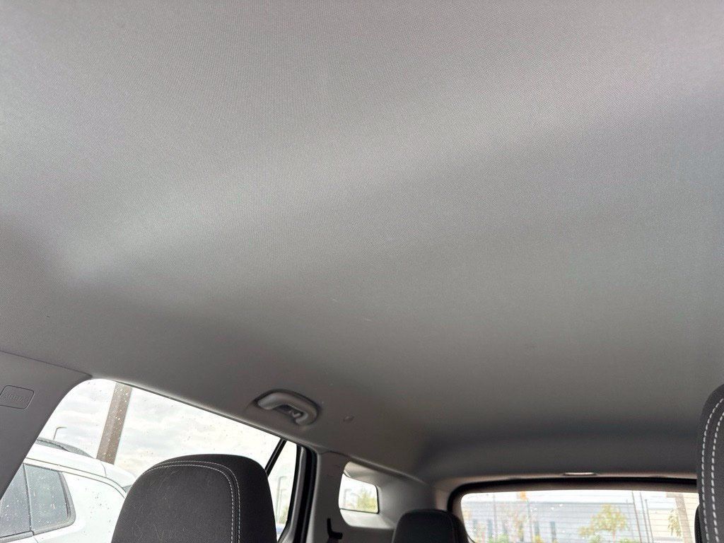 Used 2024 GMC Terrain SLE FWD image 4
