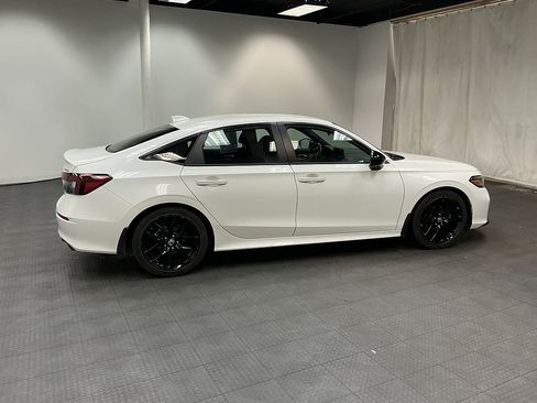 Used 2025 Honda Civic Sport image 6