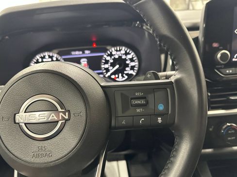 Used 2025 Nissan Pathfinder SV AWD/4WD image 44