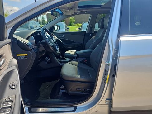 Used 2017 Hyundai Santa Fe Sport w/ 2.4L Tech Package 04 AWD/4WD image 9