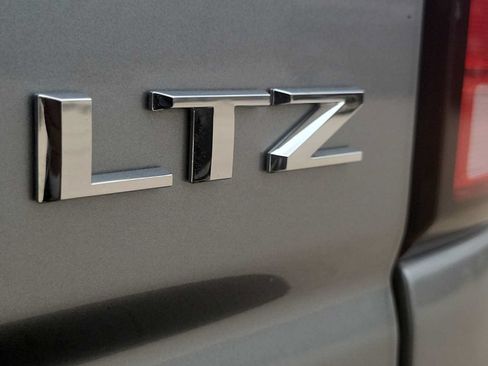 Used 2025 Chevrolet Silverado 2500 LTZ w/ LTZ Convenience Package AWD/4WD image 11