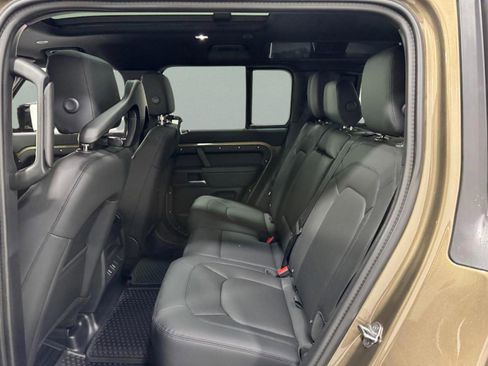 New 2026 Land Rover Defender 110 S image 9
