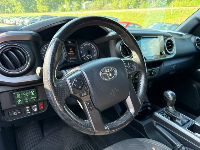 Used 2017 Toyota Tacoma TRD Sport w/ Tow Package (A/T) AWD/4WD image 21