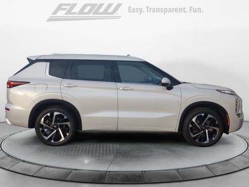Used 2022 Mitsubishi Outlander SEL image 10