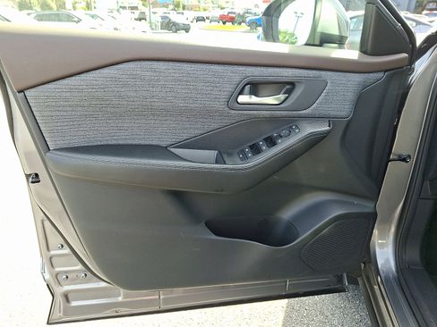 Certified 2023 Nissan Rogue SV image 15