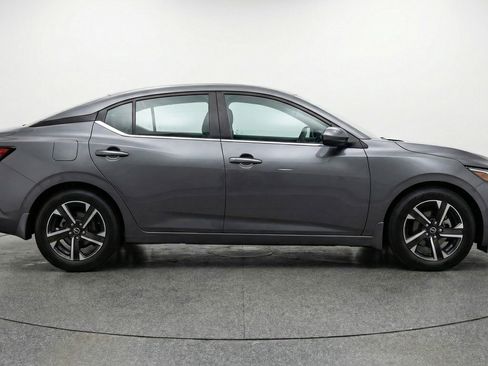 Used 2025 Nissan Sentra SV FWD image 11