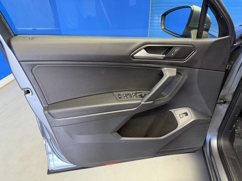 Used 2018 Volkswagen Tiguan SEL FWD image 10