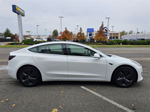 Used 2019 Tesla Model 3 Performance image 4