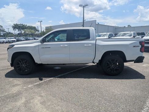 New 2025 Chevrolet Colorado Z71 w/ Technology Package AWD/4WD image 6