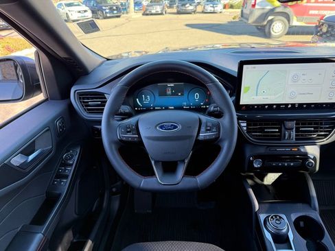 Used 2023 Ford Escape ST-Line Select w/ Tech Pack #2 image 2
