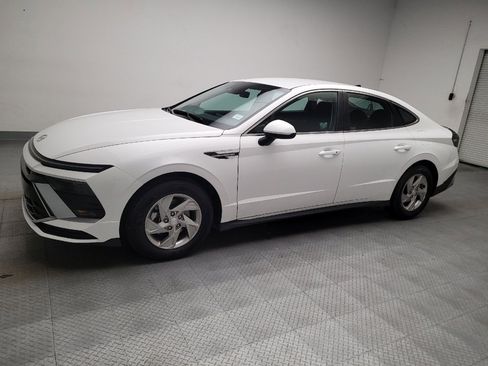 Used 2025 Hyundai Sonata SE FWD image 2