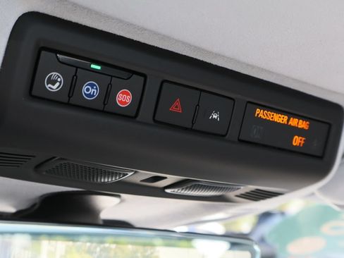 Certified 2025 Chevrolet Corvette E-Ray AWD/4WD image 15