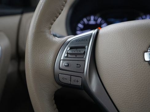 Used 2014 Nissan Altima 2.5 SV w/ Convenience Package image 24