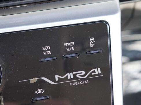 Used 2017 Toyota Mirai image 25
