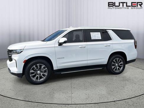 Used 2022 Chevrolet Tahoe LT w/ LT Signature Plus Package RWD image 3