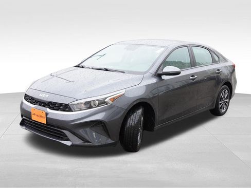 Certified 2024 Kia Forte LXS w/ LXS Technology Package FWD image 11
