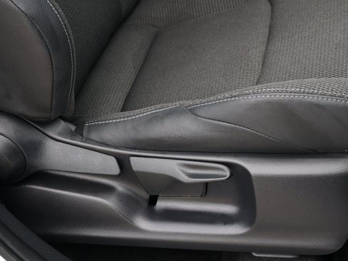 Used 2025 Toyota bZ4X XLE w/ Weather Package image 32