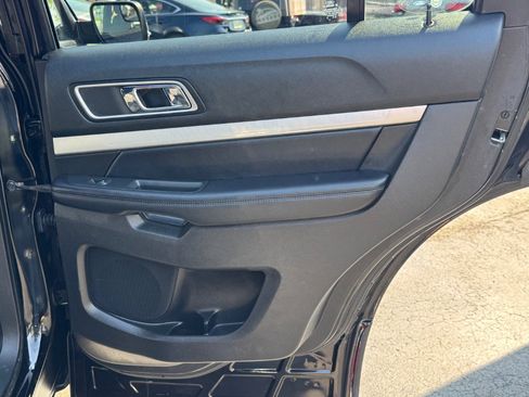 Used 2017 Ford Explorer XLT AWD/4WD image 19