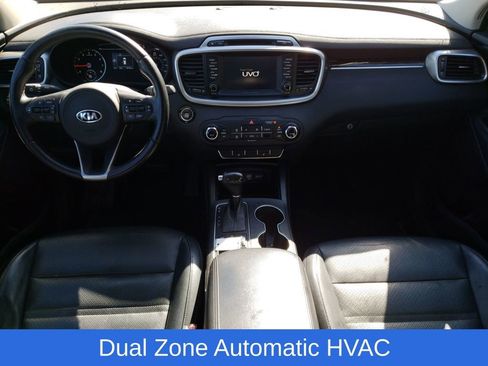Used 2017 Kia Sorento AWD w/ LX Convenience Package image 11