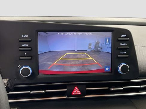 Used 2022 Hyundai Elantra SEL image 13
