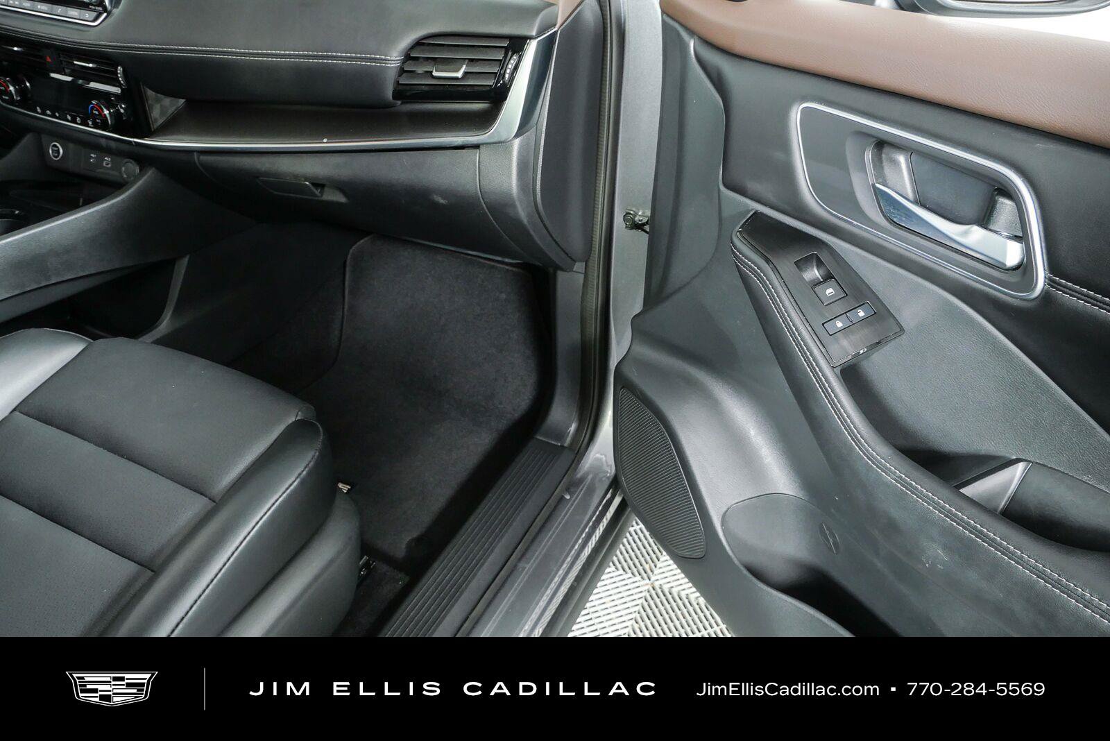 Used 2021 Nissan Rogue SV w/ Premium Package FWD image 25