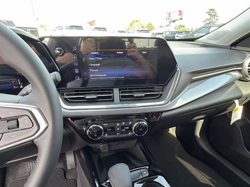 New 2026 Chevrolet Trax ACTIV FWD image 24