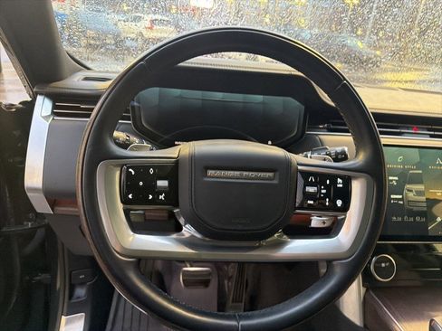 Used 2023 Land Rover Range Rover SE image 16