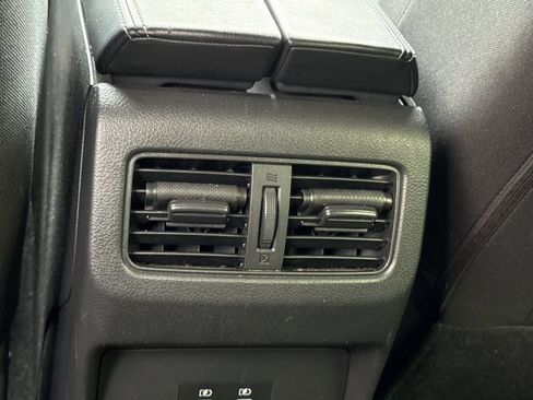 Used 2024 Nissan Rogue SV image 43