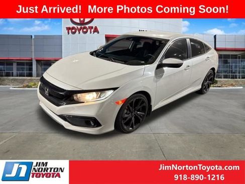 Used 2020 Honda Civic Sport image 2