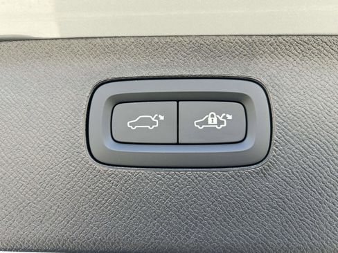 New 2026 Volvo XC90 B6 Ultra w/ Lounge Package image 18