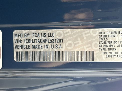 Used 2023 Jeep Gladiator Sport AWD/4WD image 28