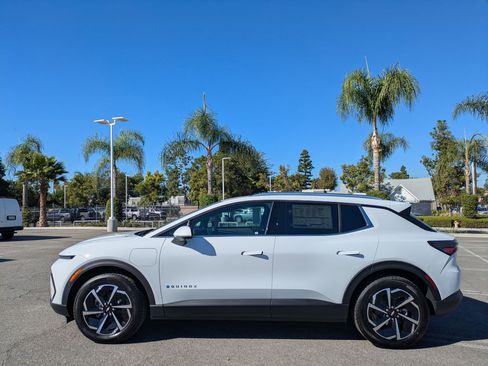 Used 2026 Chevrolet Equinox EV LT w/ LPO, All-Weather Mat Package image 2