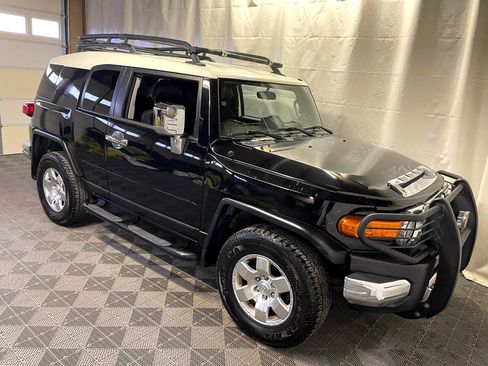 Used 2007 Toyota FJ Cruiser 4WD w/ Upgrade Pkg 2 image 10