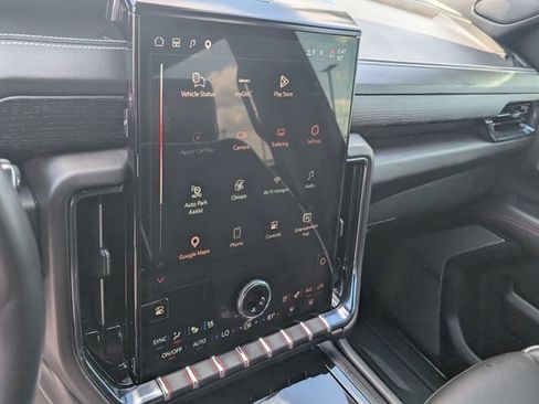 Used 2025 GMC Yukon XL AT4 Ultimate w/ LPO, Floor Liner Package AWD/4WD image 21
