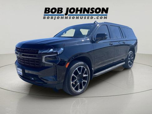 Used 2023 Chevrolet Suburban RST w/ Luxury Package AWD/4WD image 7