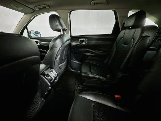 Used 2023 Kia Sorento SX FWD image 22