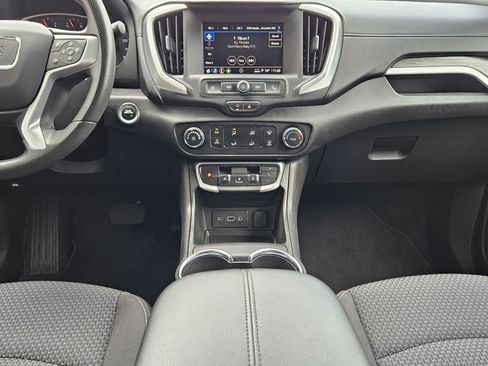 Used 2024 GMC Terrain SLE AWD/4WD image 10