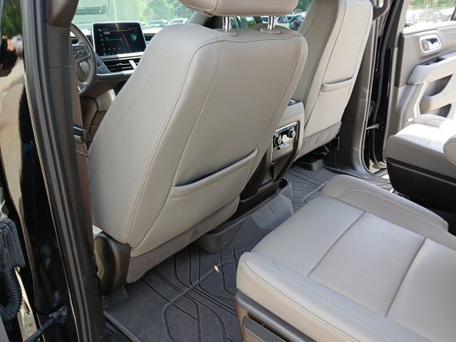 Used 2024 Chevrolet Tahoe Z71 w/ Luxury Package AWD/4WD image 19