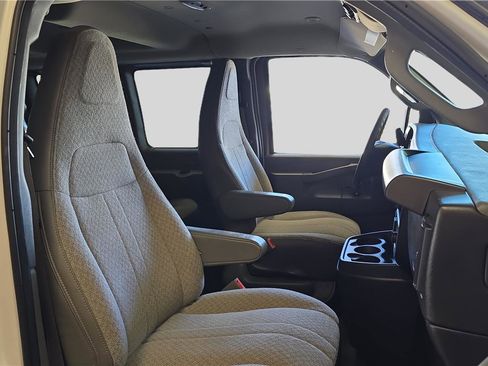 Used 2023 Chevrolet Express 3500 LT w/ LT Preferred Equipment Group image 12