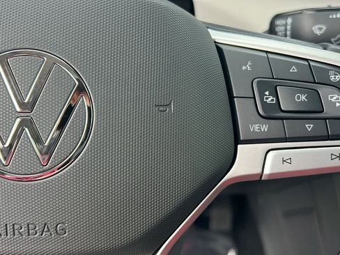 New 2026 Volkswagen Taos SE image 20